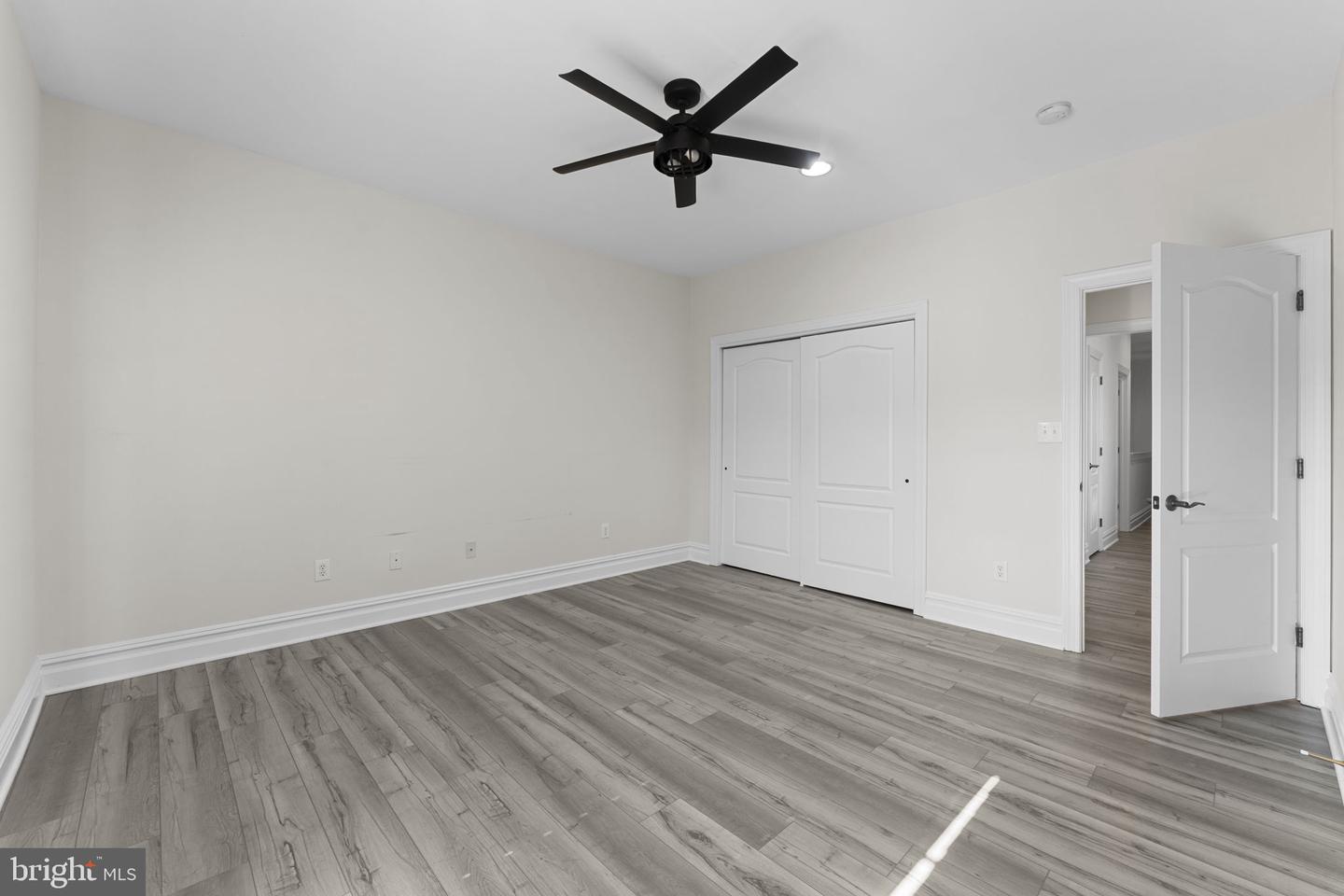 25 Breyer Ct #25-e Property Photo 34