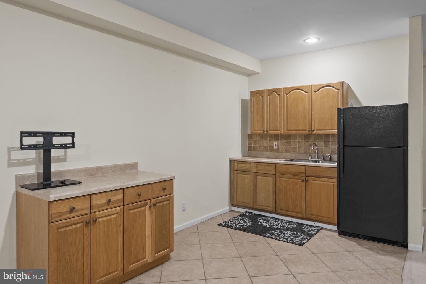 25 Breyer Ct #25-e Property Photo 39