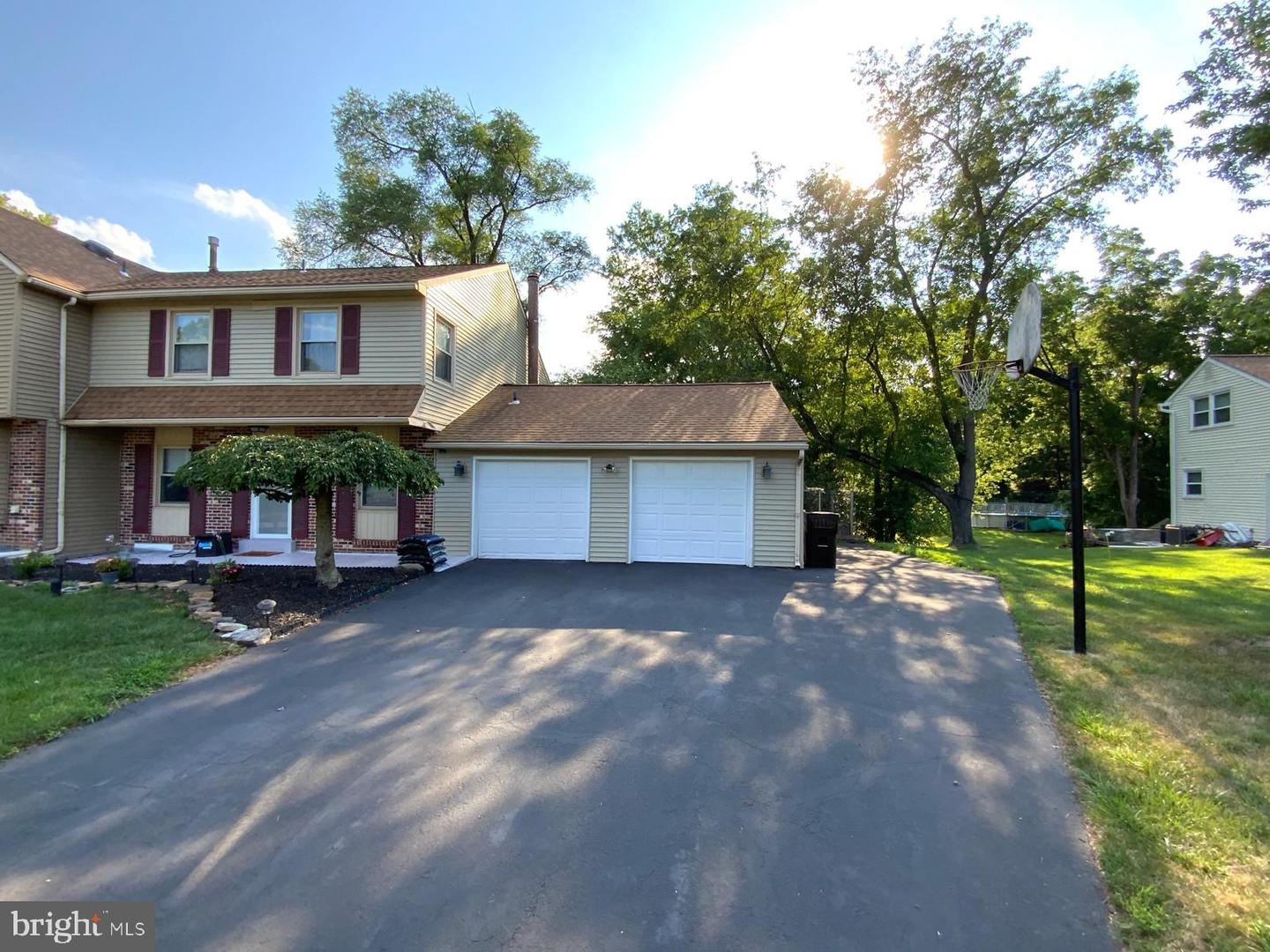 1592 Morgan Way Property Photo 3