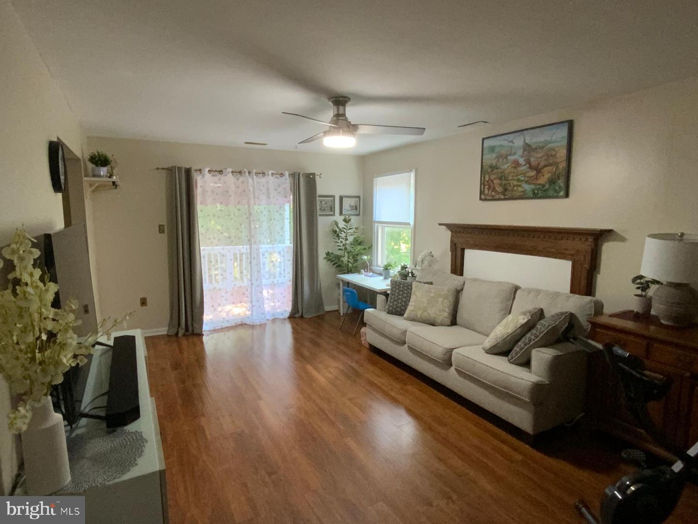 1592 Morgan Way Property Photo 5