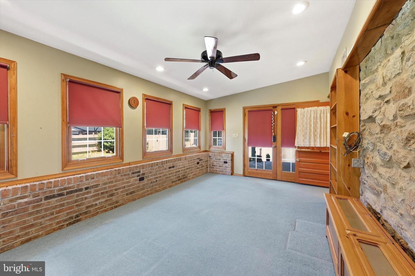 1437 Byberry Rd Property Photo 15
