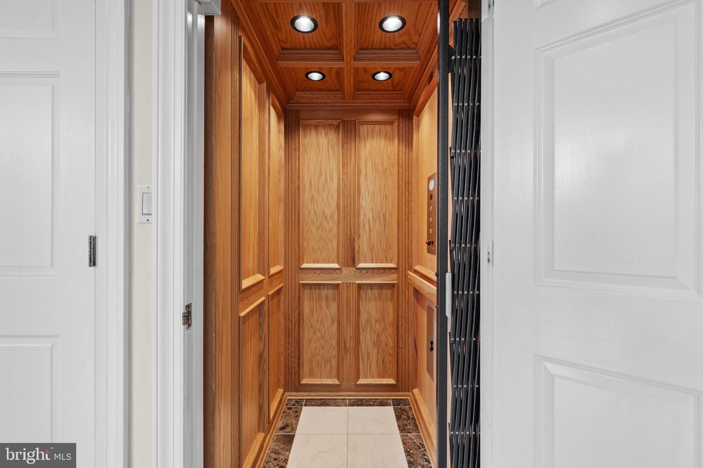 625 Creek Ln Property Photo 14
