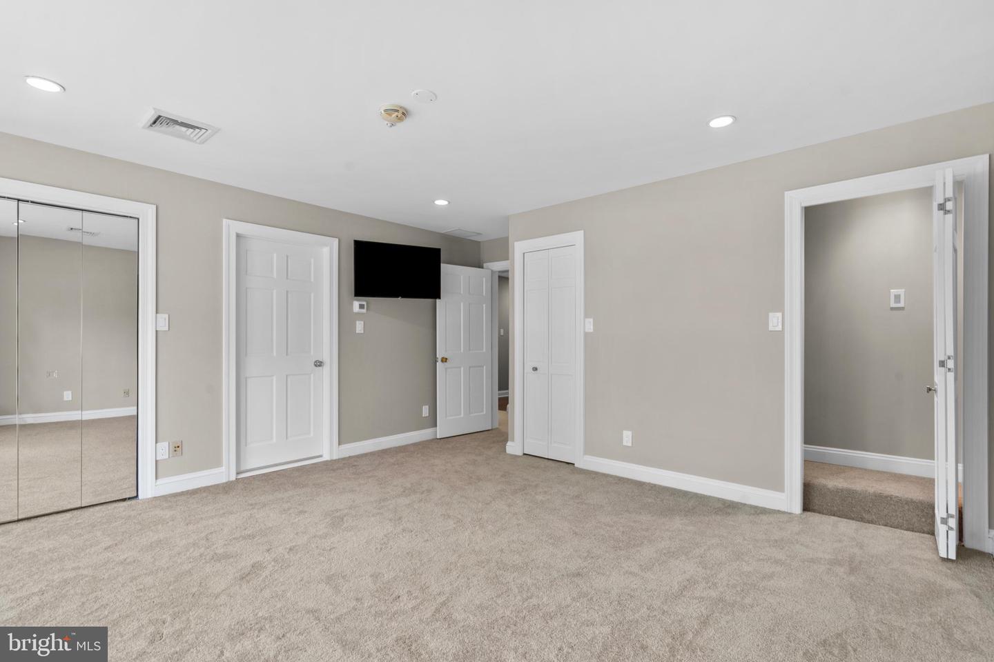 625 Creek Ln Property Photo 70