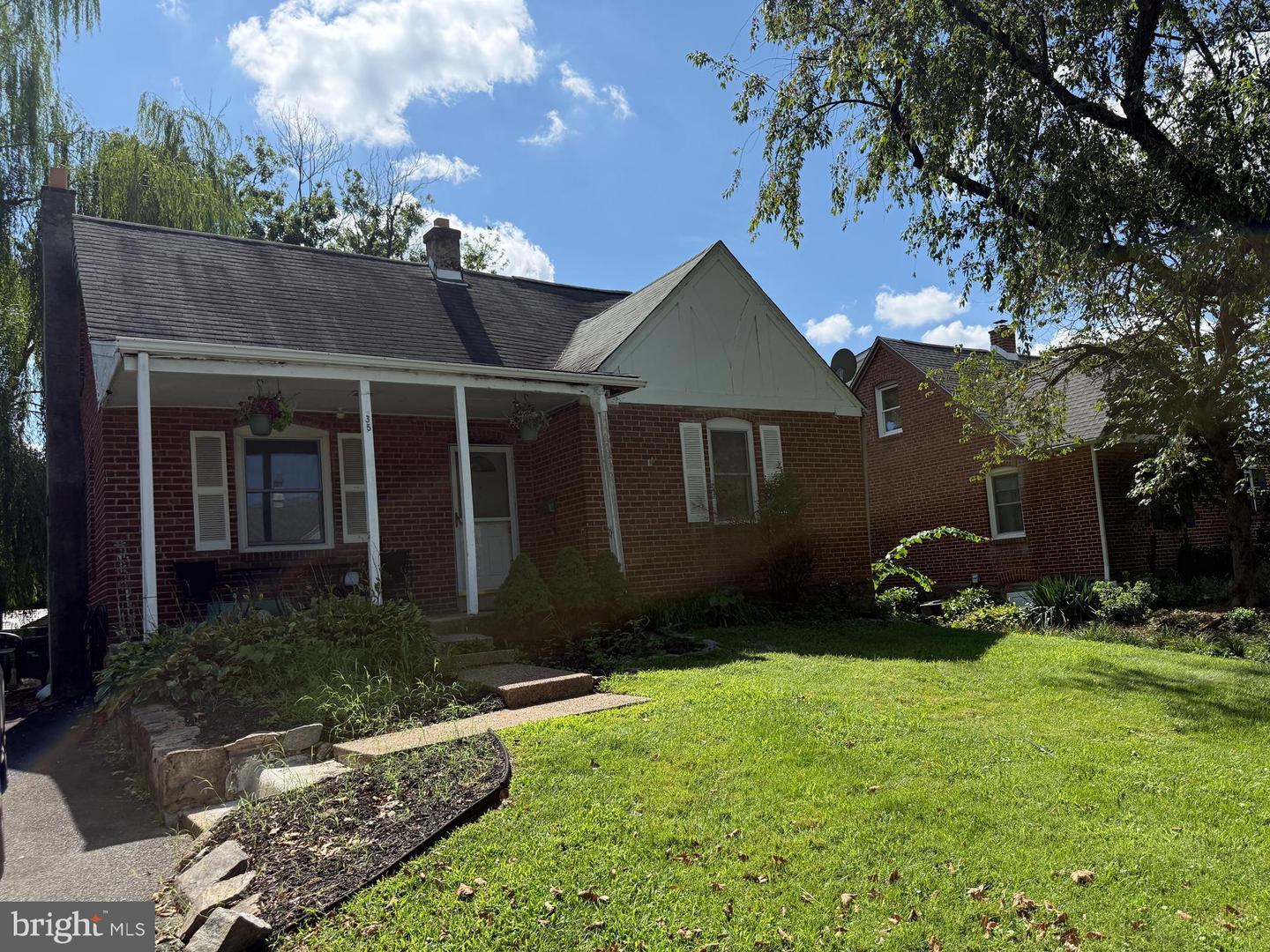 35 James Rd Property Photo 1