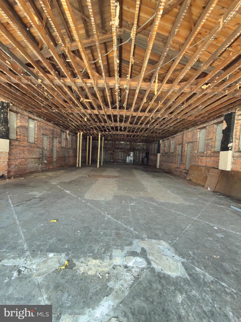 331 Main St Property Photo 3