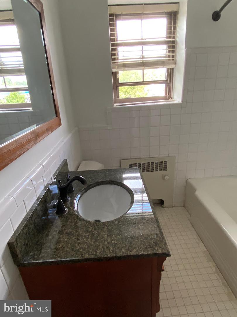 346 E Lancaster Ave #212 Property Photo 12