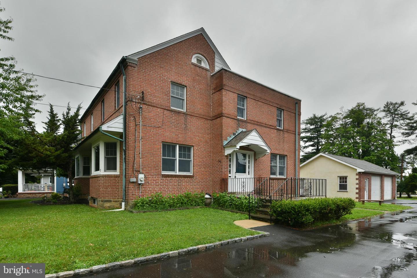 27 BYSHER AVE Property Photo 1