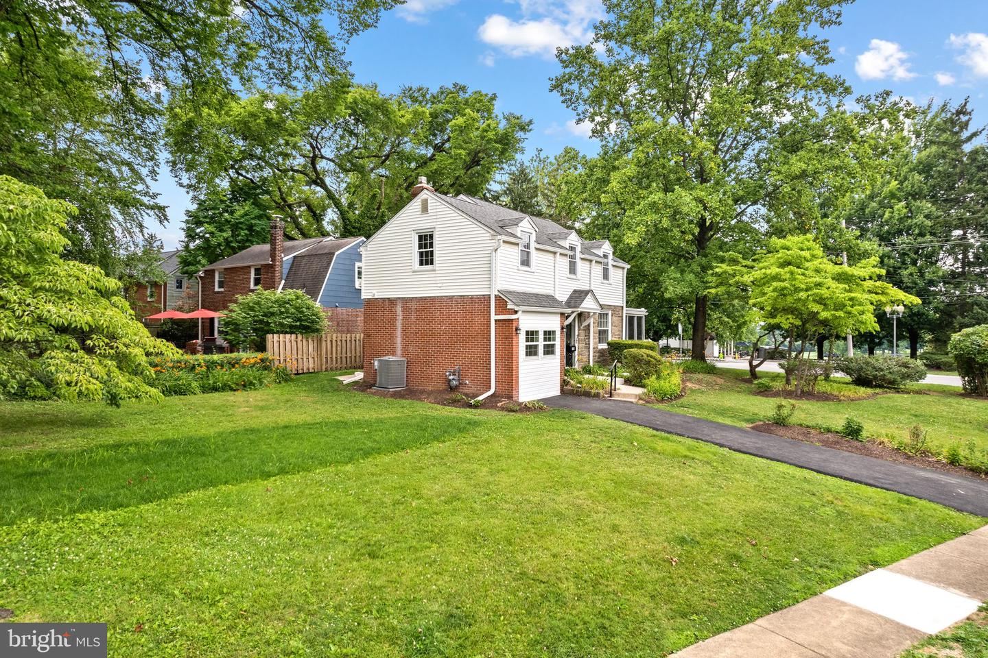 776 Brooke Rd Property Photo 2