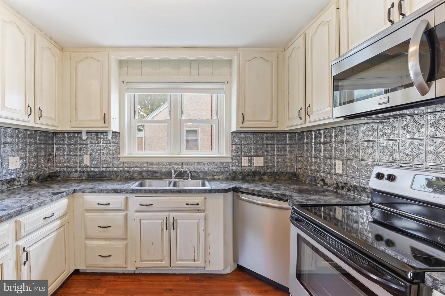 311 Union St Property Photo 6