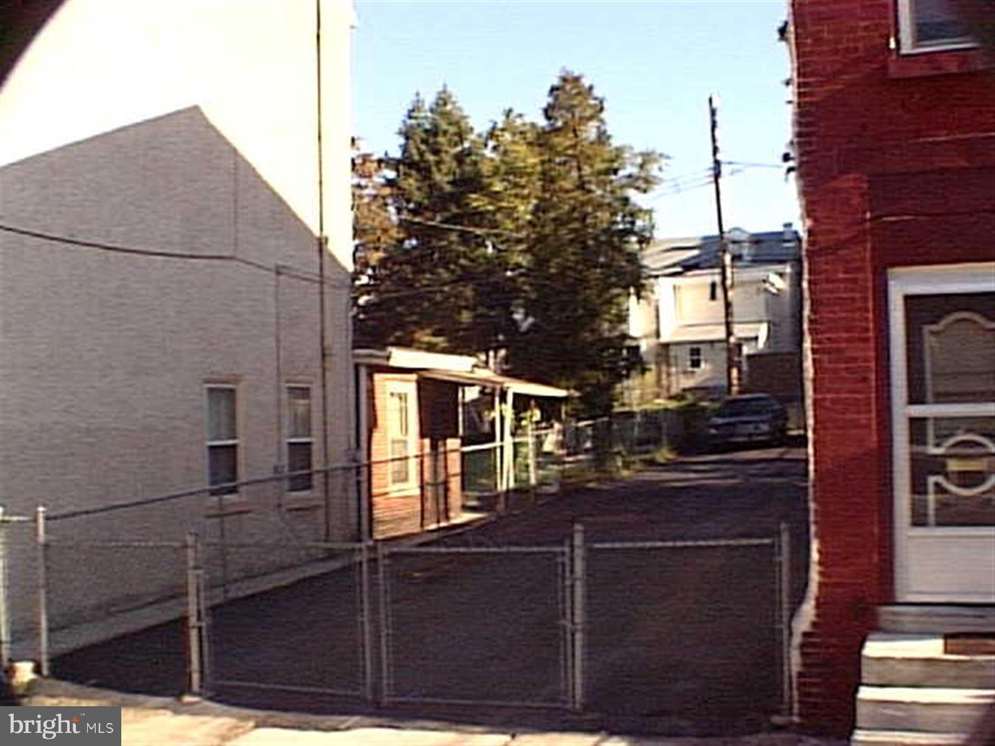 355 E Moore St Property Photo 1