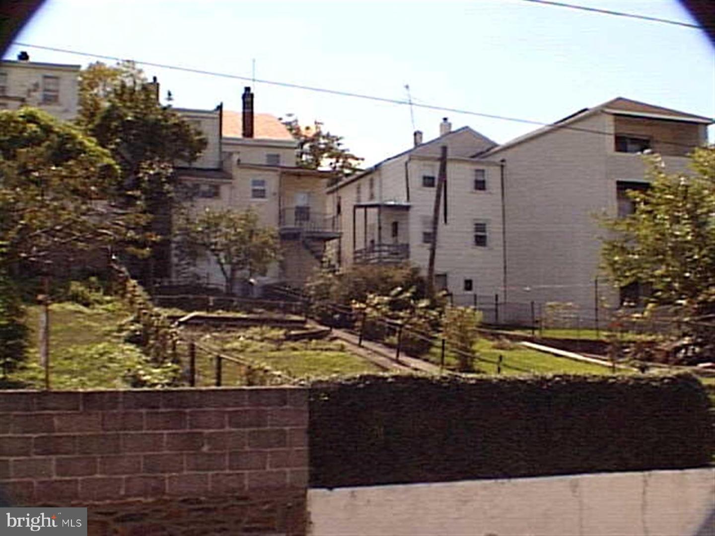 438 E Airy St Property Photo 1