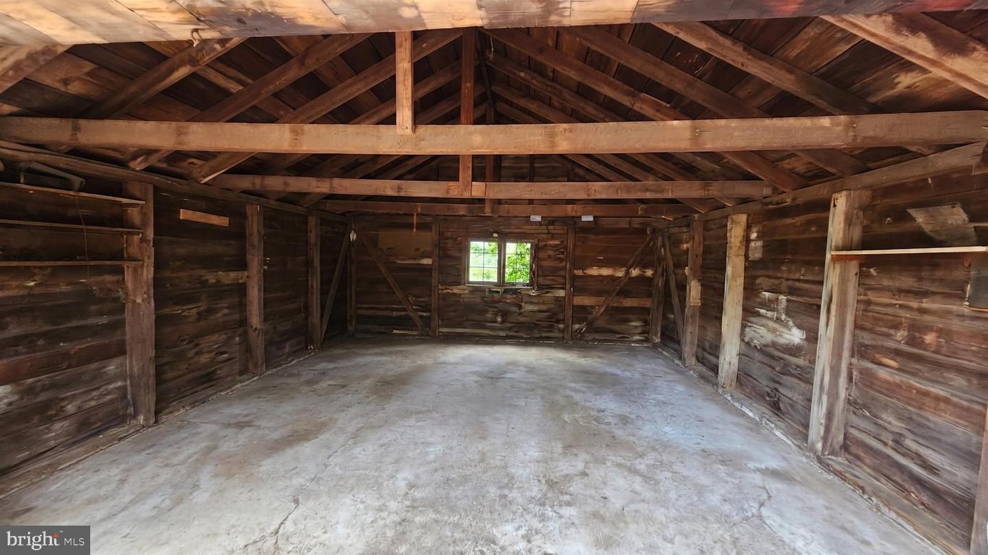 1043 Clemmers Mill Rd Property Photo 14