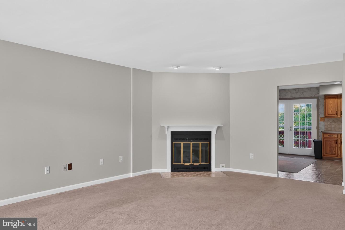 562 Susan Dr Property Photo 3