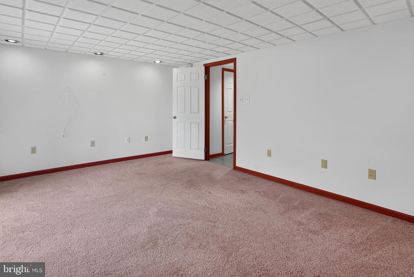 562 Susan Dr Property Photo 30