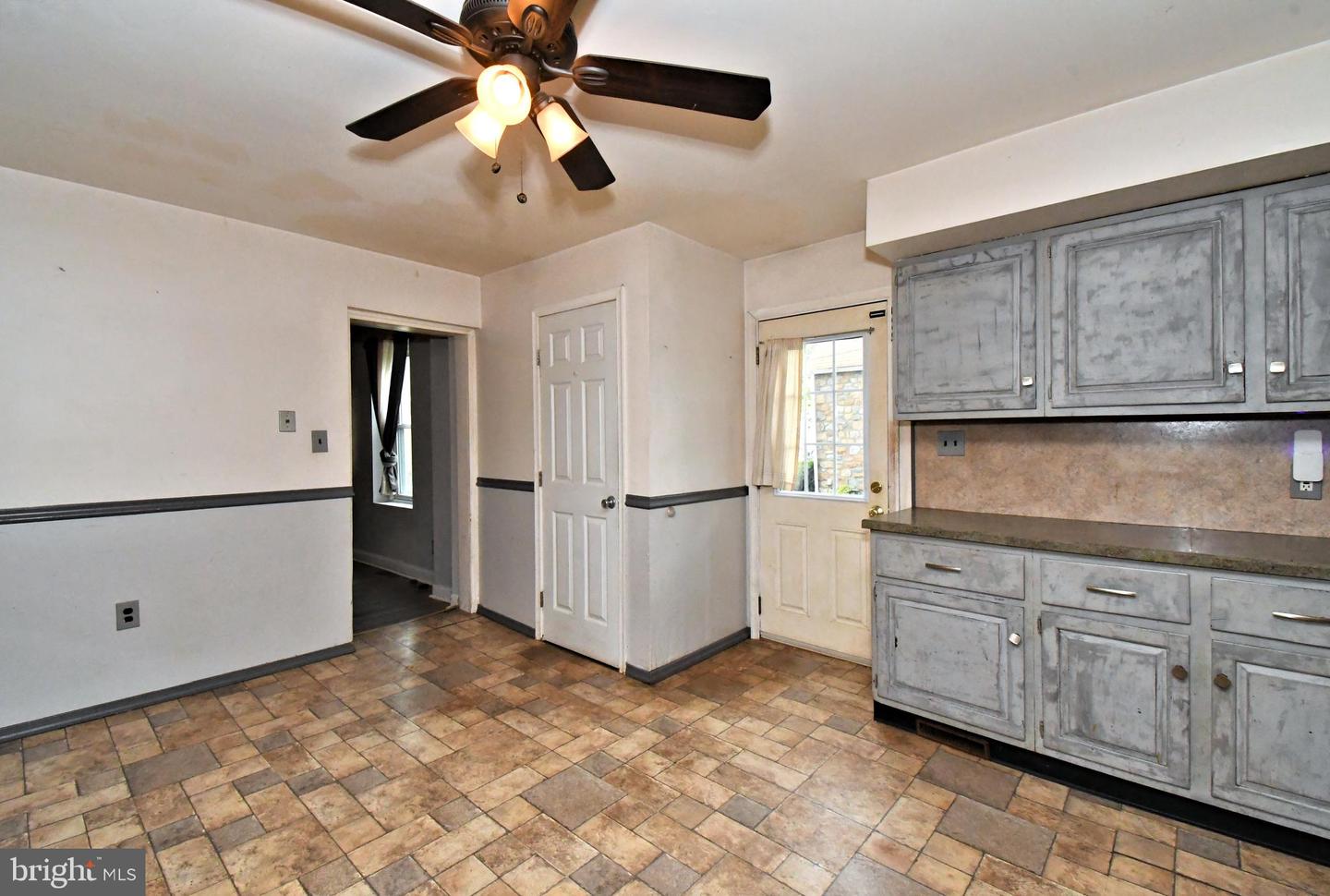 56 Jefferson Property Photo 14