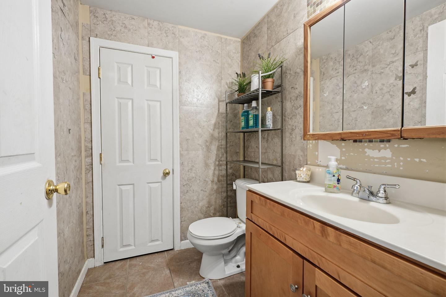 335 Linden Ave Property Photo 6