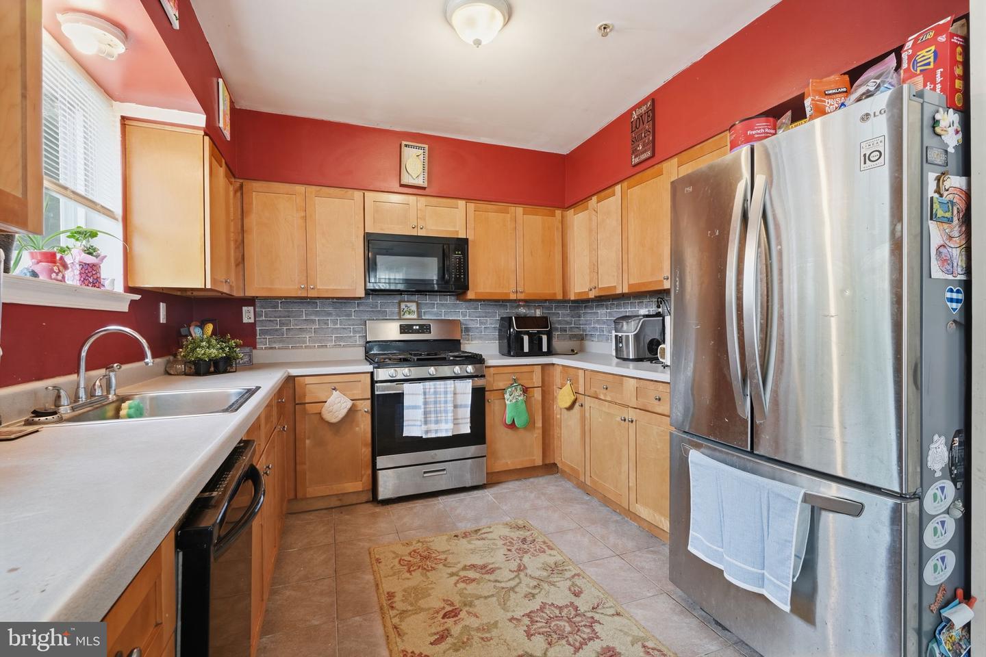 335 Linden Ave Property Photo 7