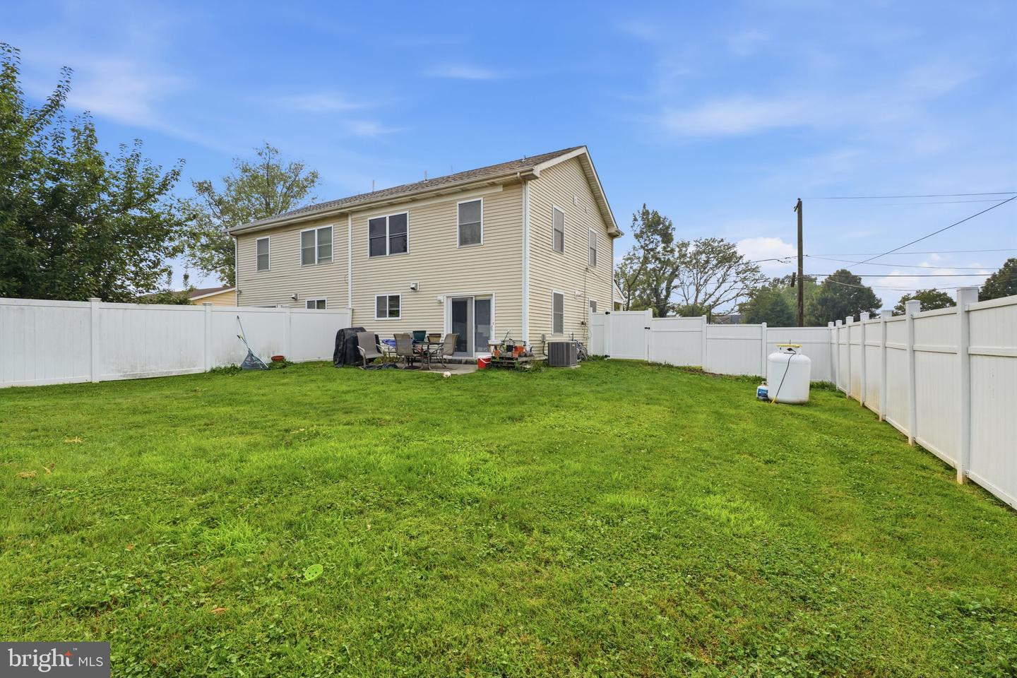 335 Linden Ave Property Photo 15