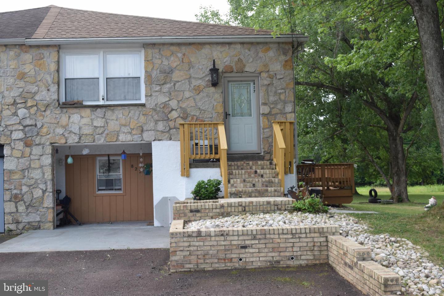 827 Pennbrook Ave Property Photo 3