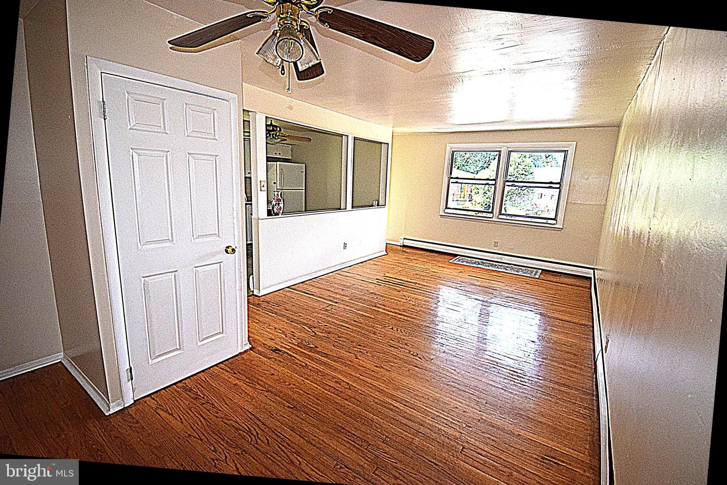 827 Pennbrook Ave Property Photo 4