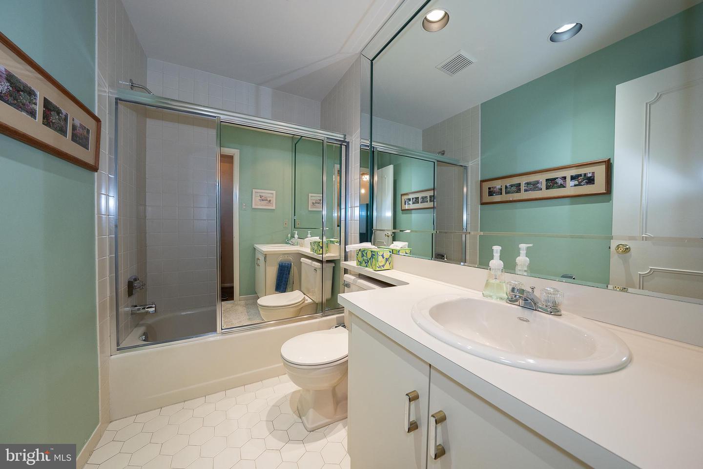 210 Glen Ln Property Photo 17