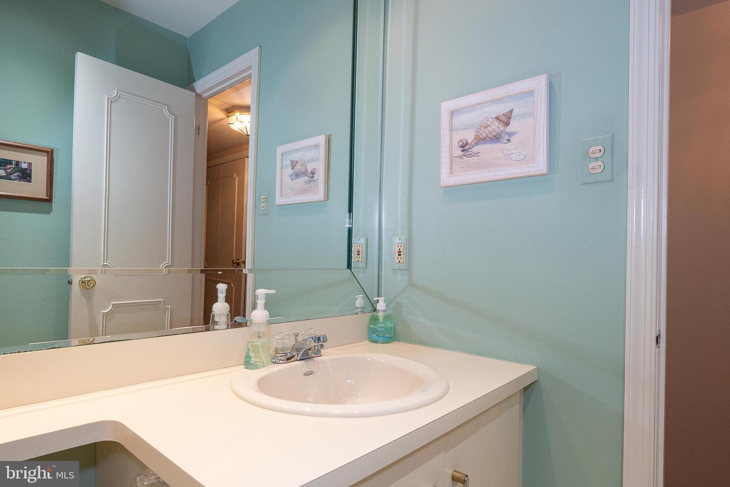 210 Glen Ln Property Photo 18