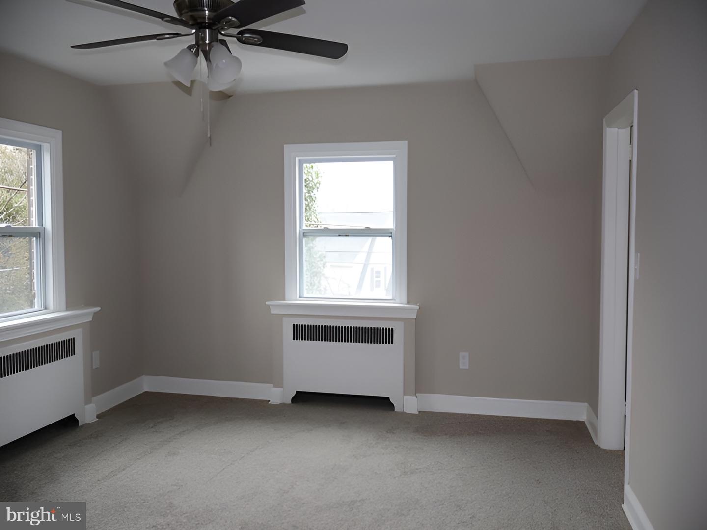 1516 Surrey Ln Property Photo 17
