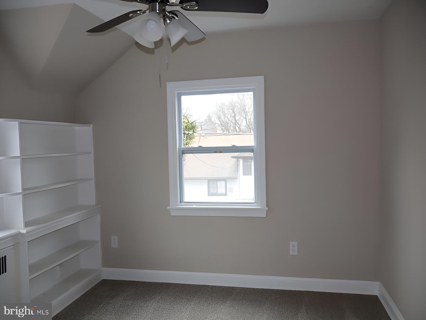 1516 Surrey Ln Property Photo 21