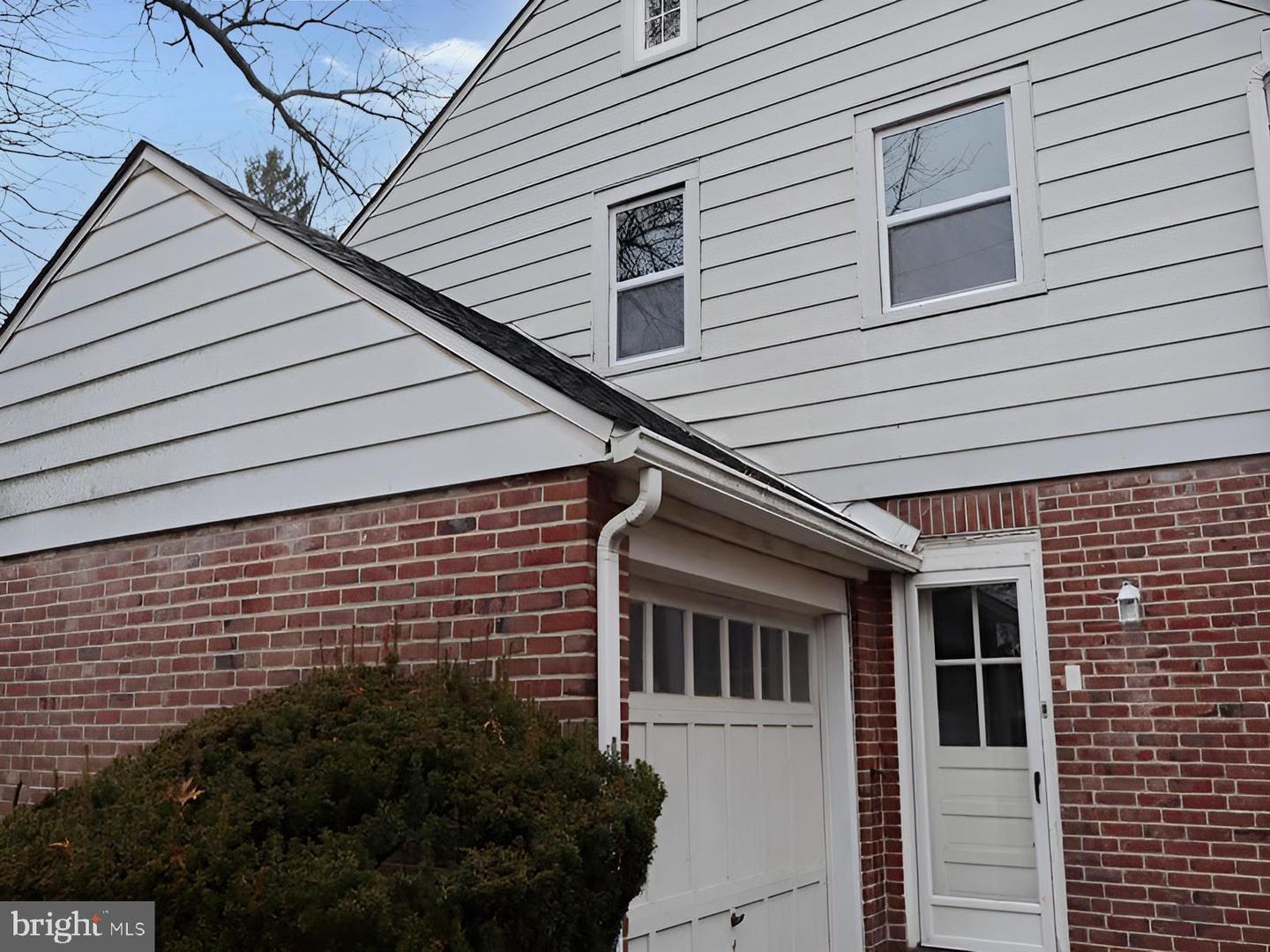 1516 Surrey Ln Property Photo 23