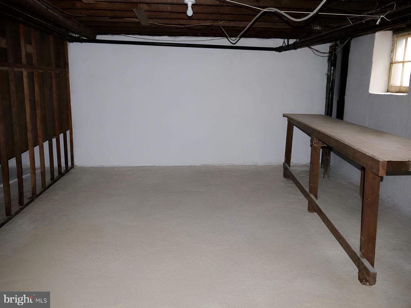 1516 Surrey Ln Property Photo 24