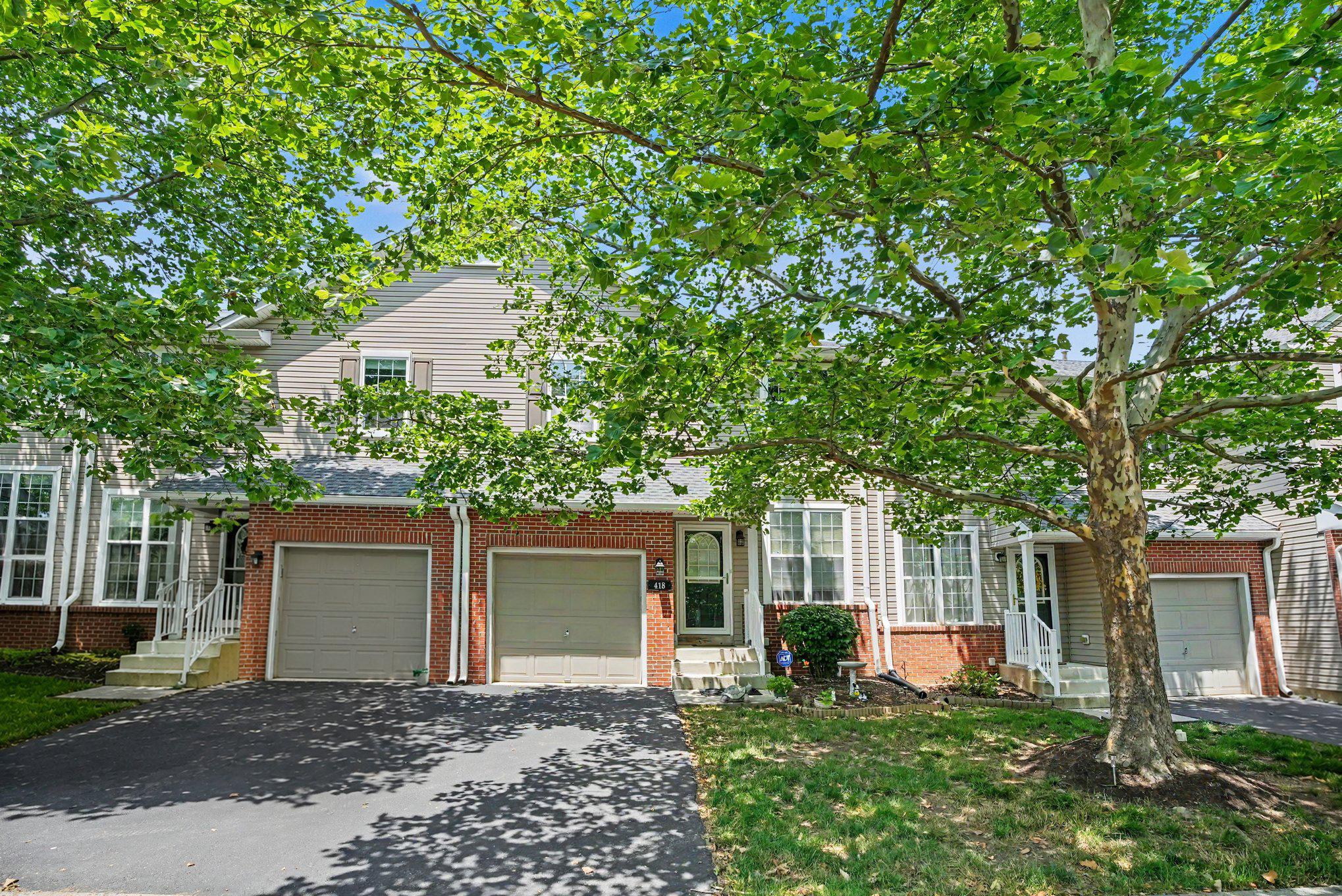 418 Nottingham Ln Property Photo 1