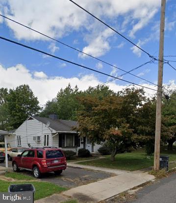651 N Price St Property Photo 1
