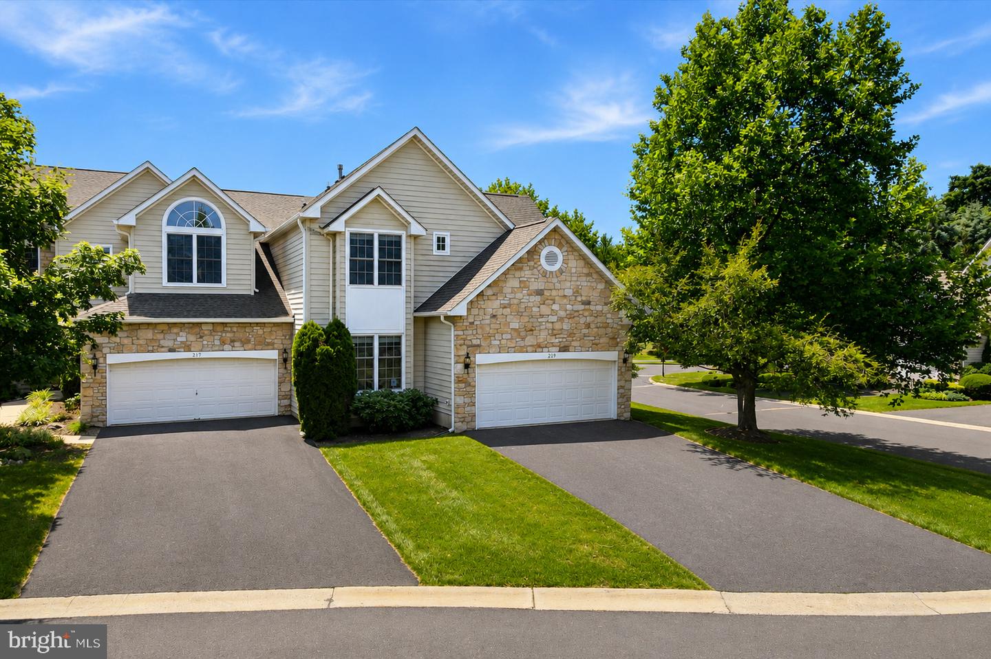 219 Birkdale Dr Property Photo 2