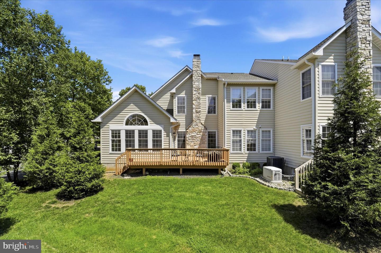 219 Birkdale Dr Property Photo 4