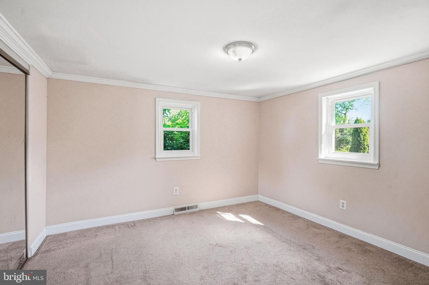 234 Garden Ave Property Photo 8