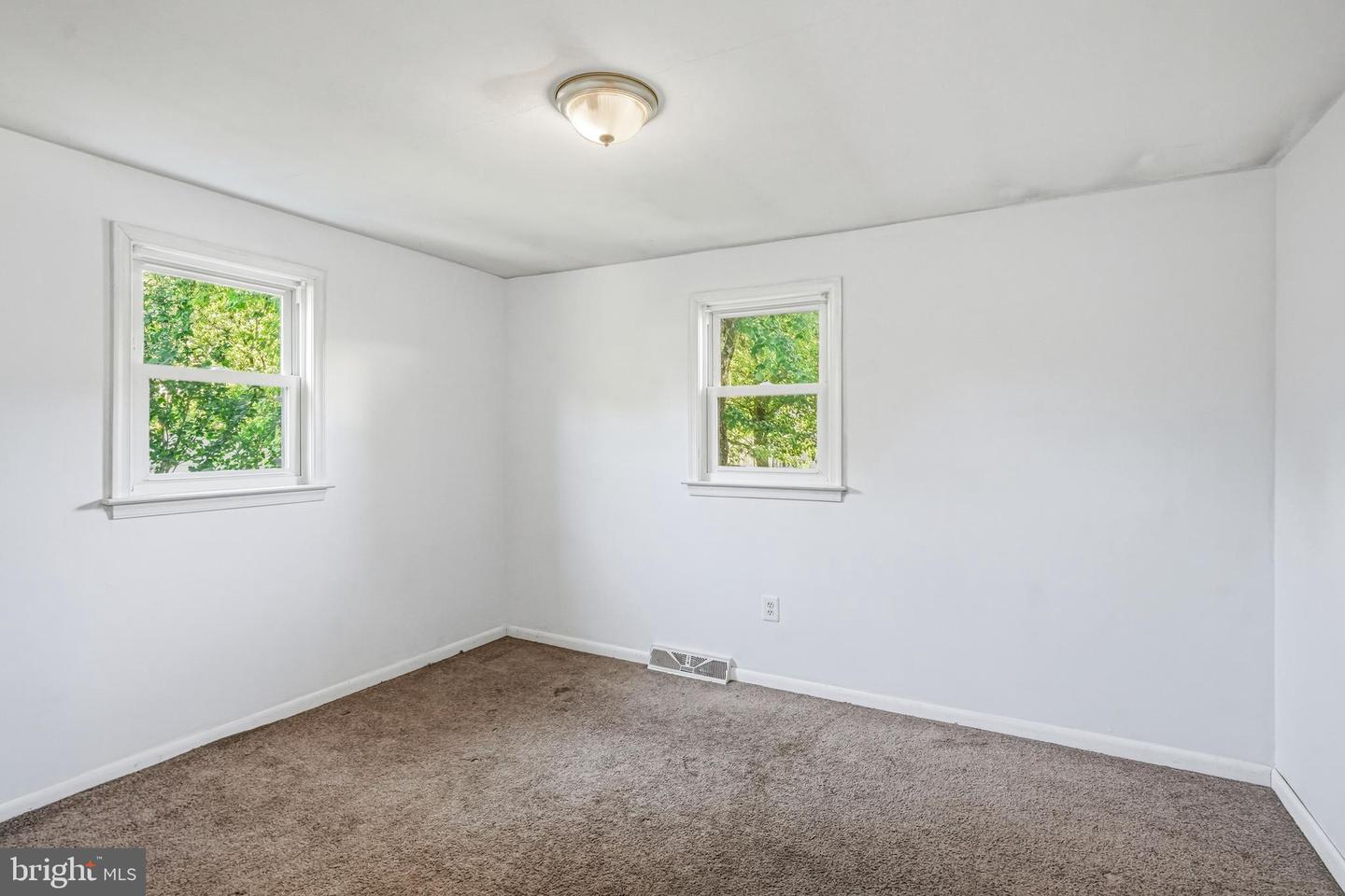 234 Garden Ave Property Photo 9