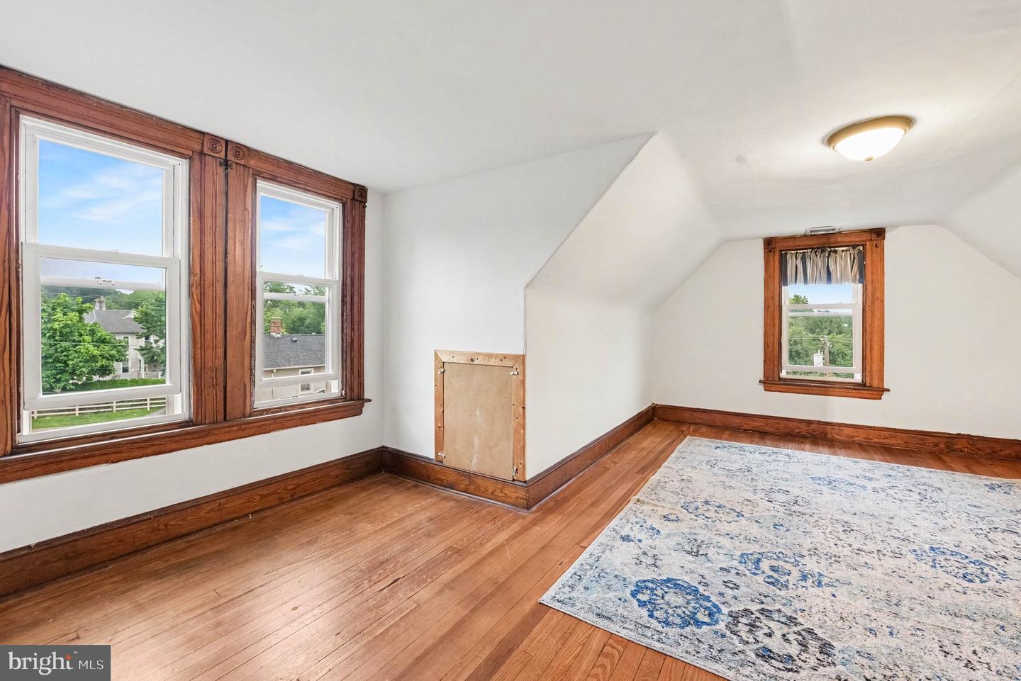 4021 Center Ave Property Photo 17
