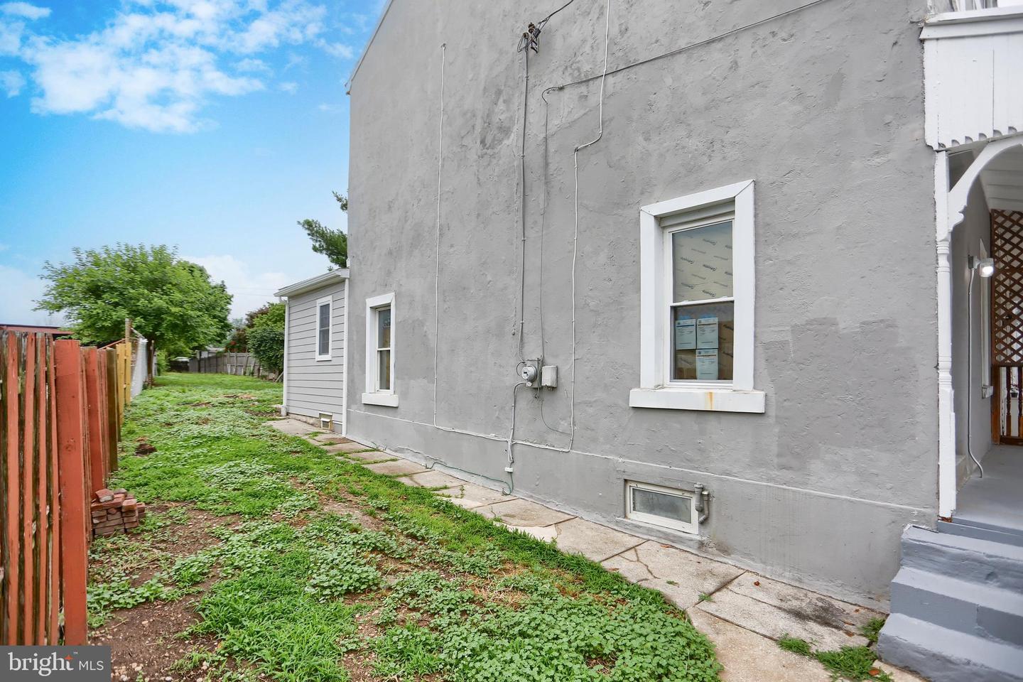 610 W Main St Property Photo 9