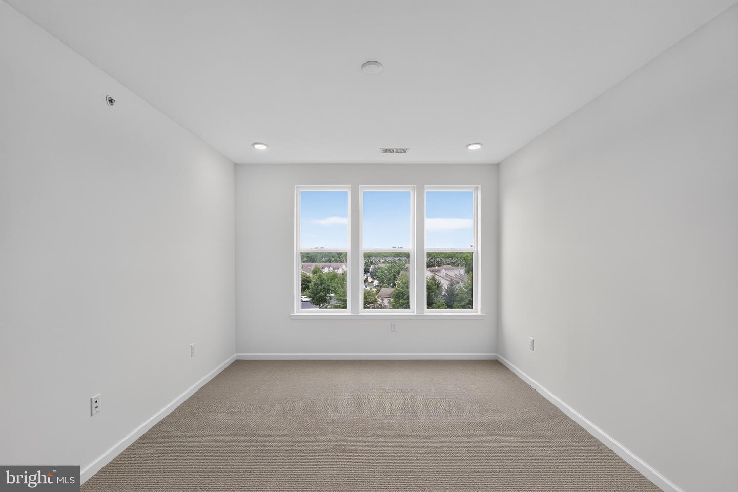 431 Washington St #2110 Jadwin Property Photo 8