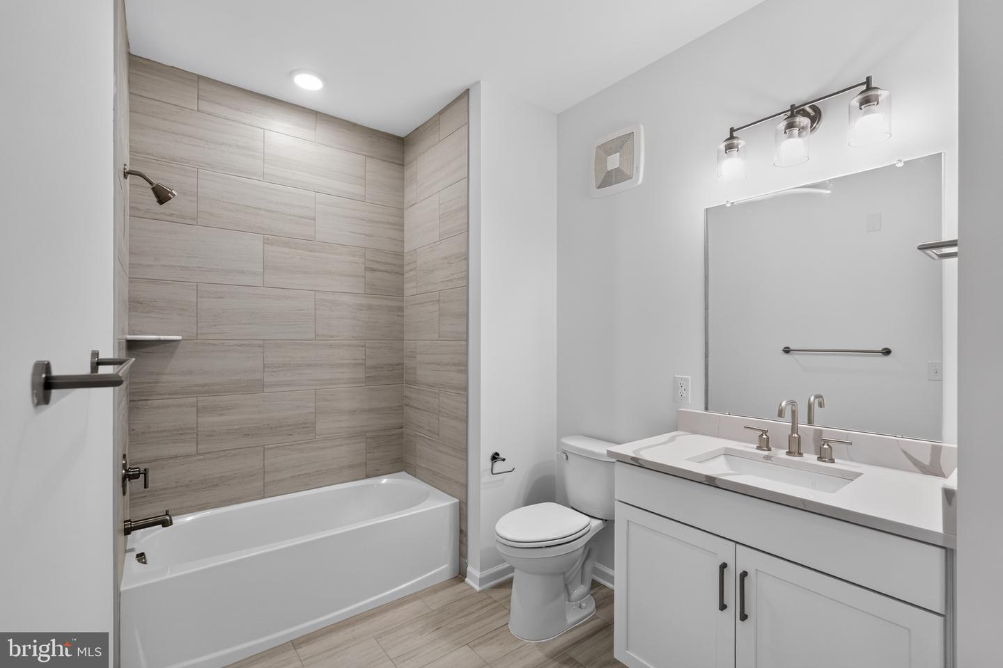 431 Washington St #2110 Jadwin Property Photo 12