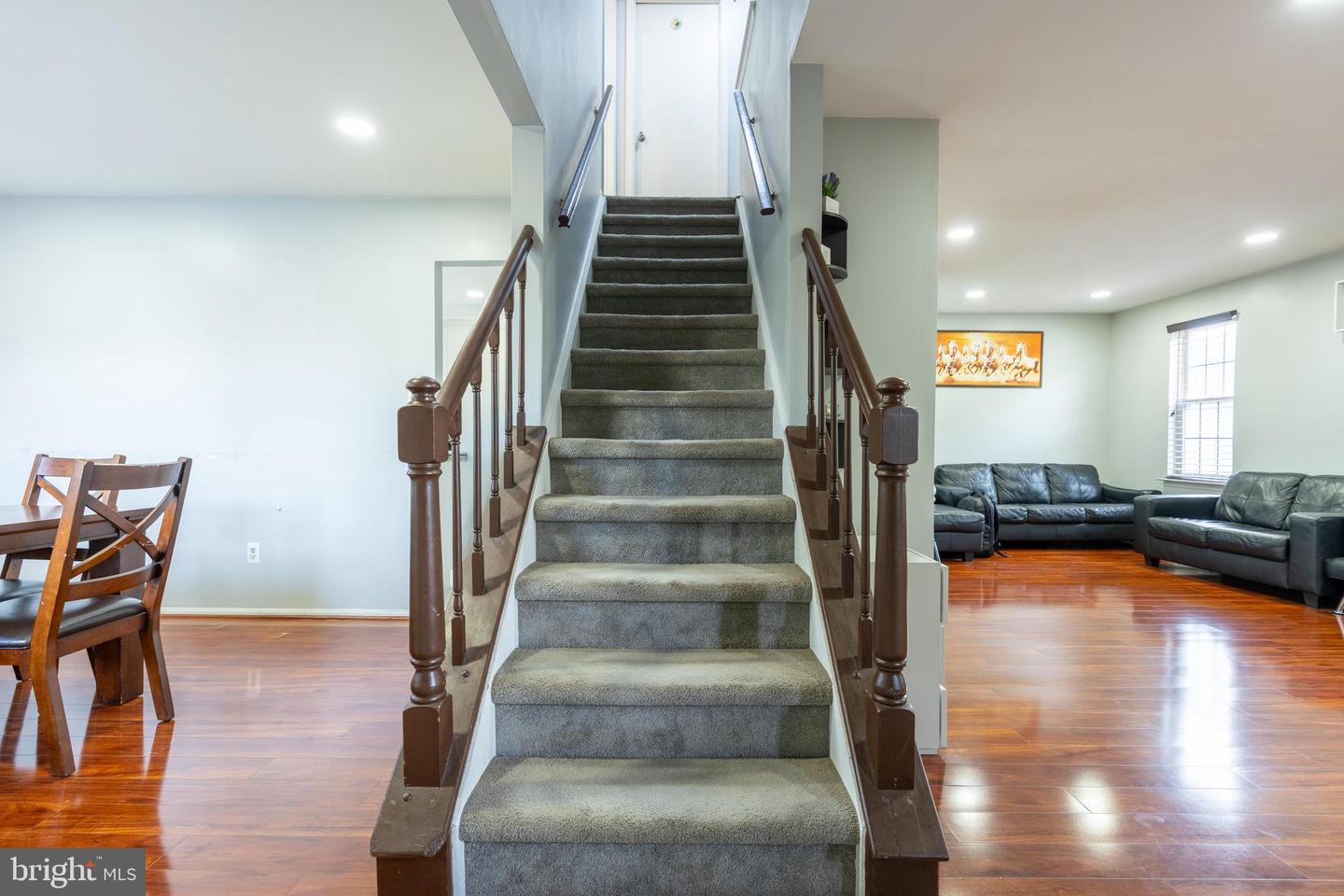 100 Hopkins Property Photo 6