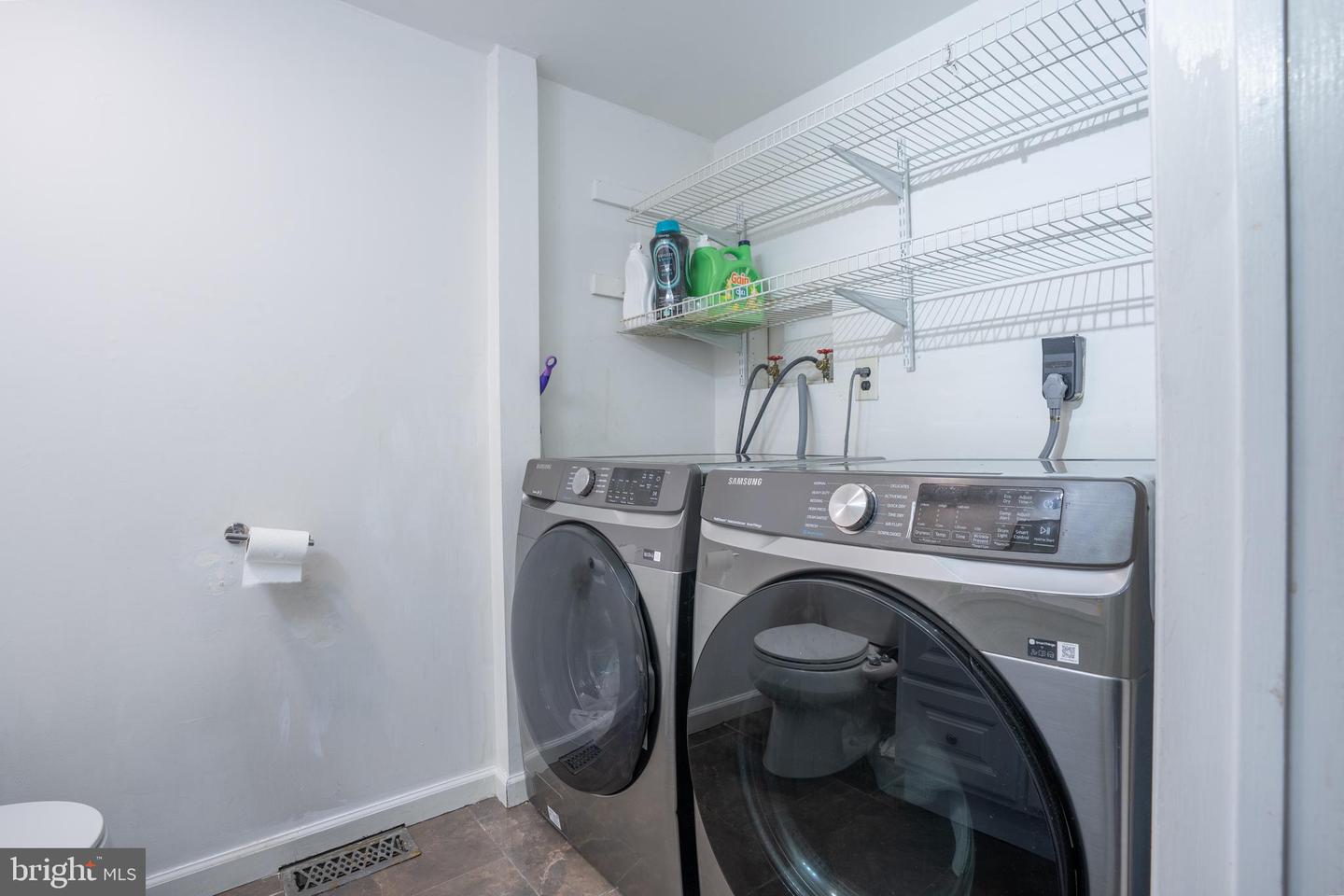 100 Hopkins Property Photo 12