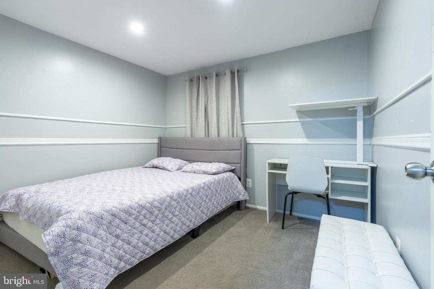 100 Hopkins Property Photo 14