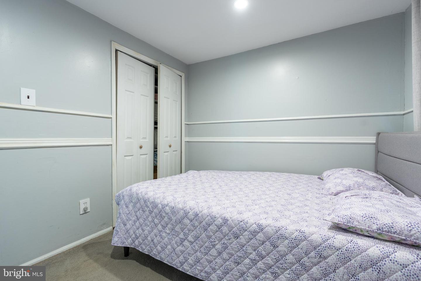 100 Hopkins Property Photo 15