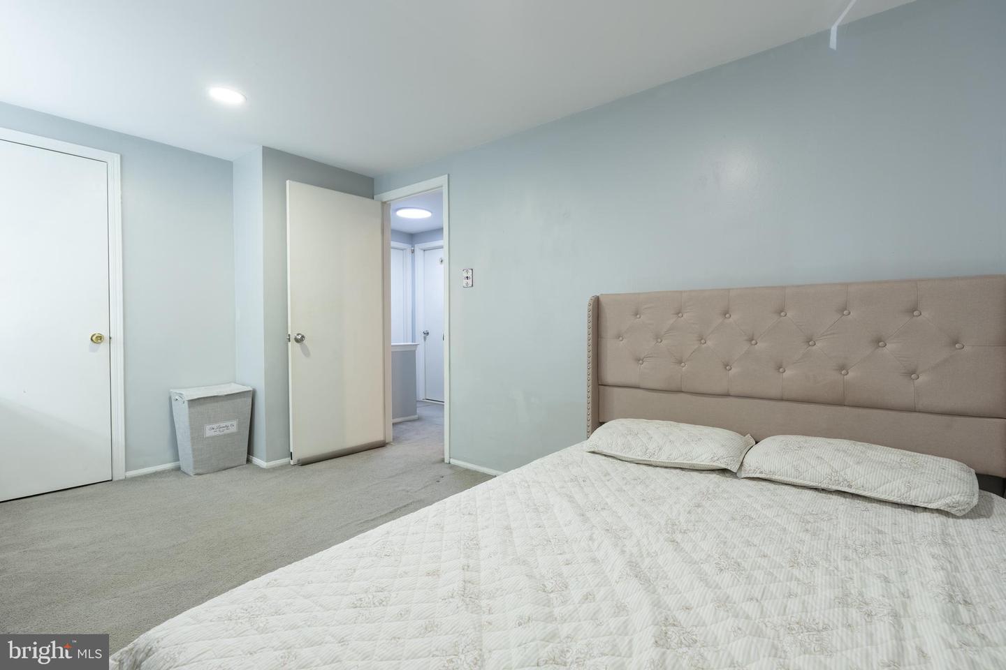 100 Hopkins Property Photo 16