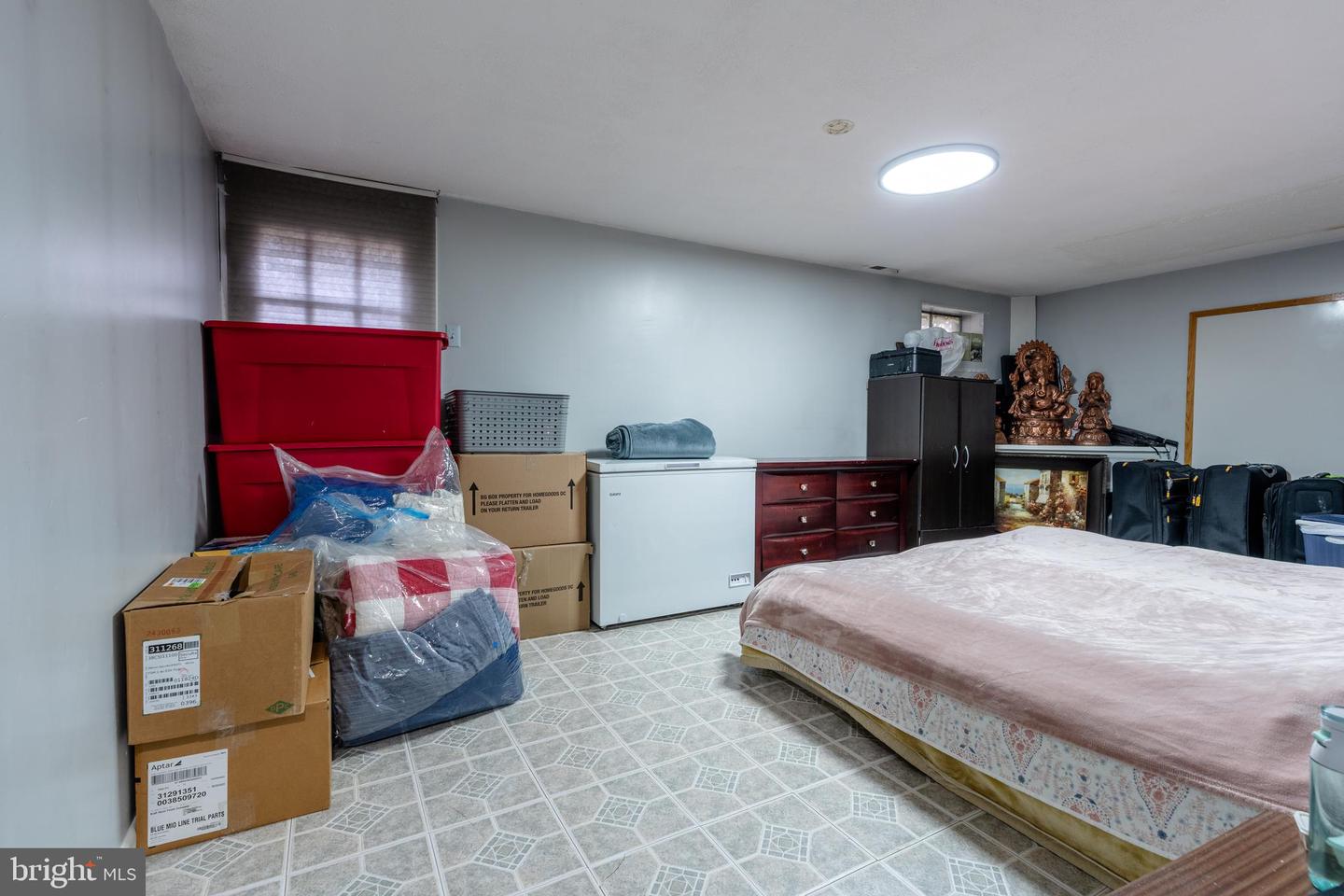 100 Hopkins Property Photo 23