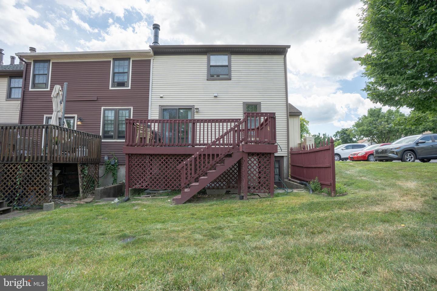 100 Hopkins Property Photo 29