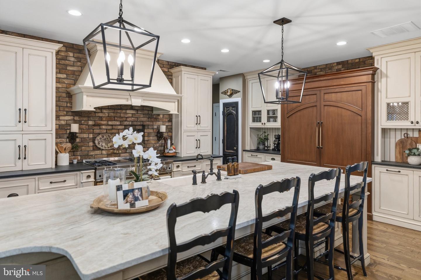 325 Sleepy Hollow Ct Property Photo 13