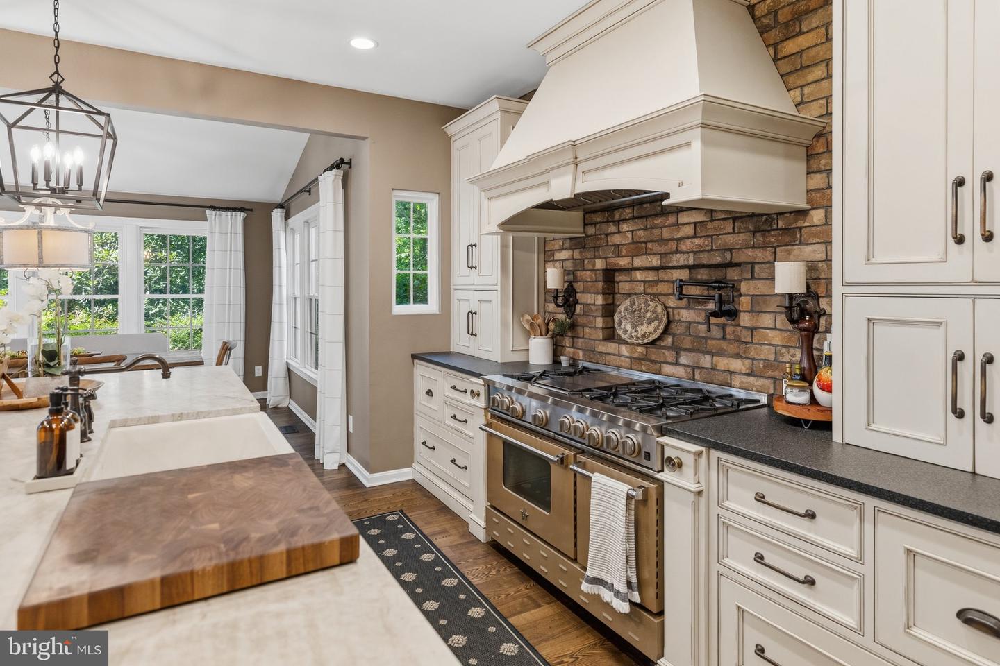 325 Sleepy Hollow Ct Property Photo 16