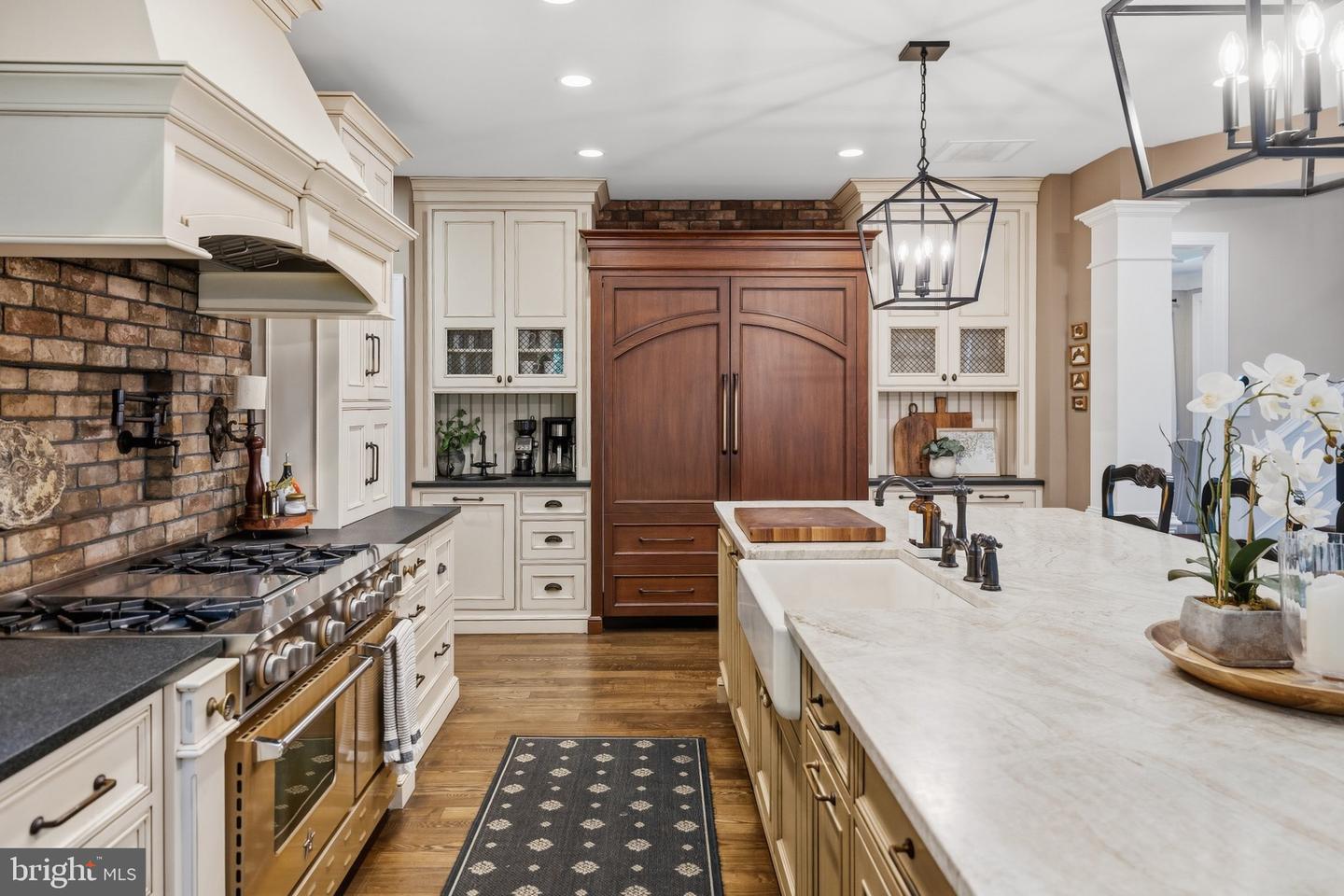 325 Sleepy Hollow Ct Property Photo 18